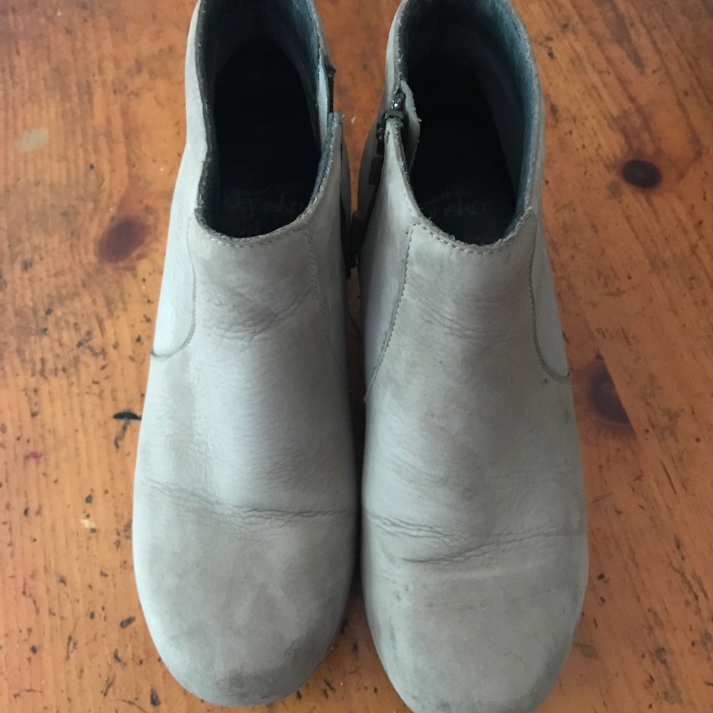 SALE 4 hours only** 🎉 Dansko  Nubuck Clog Boots